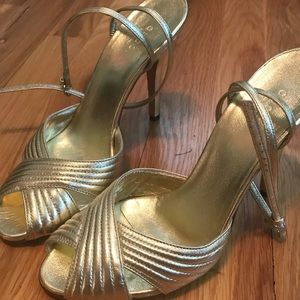 Gucci gold heels. Size 8 but fits US 7